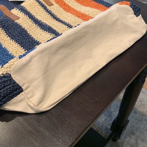 Straw Tote - Picture 2 of 10